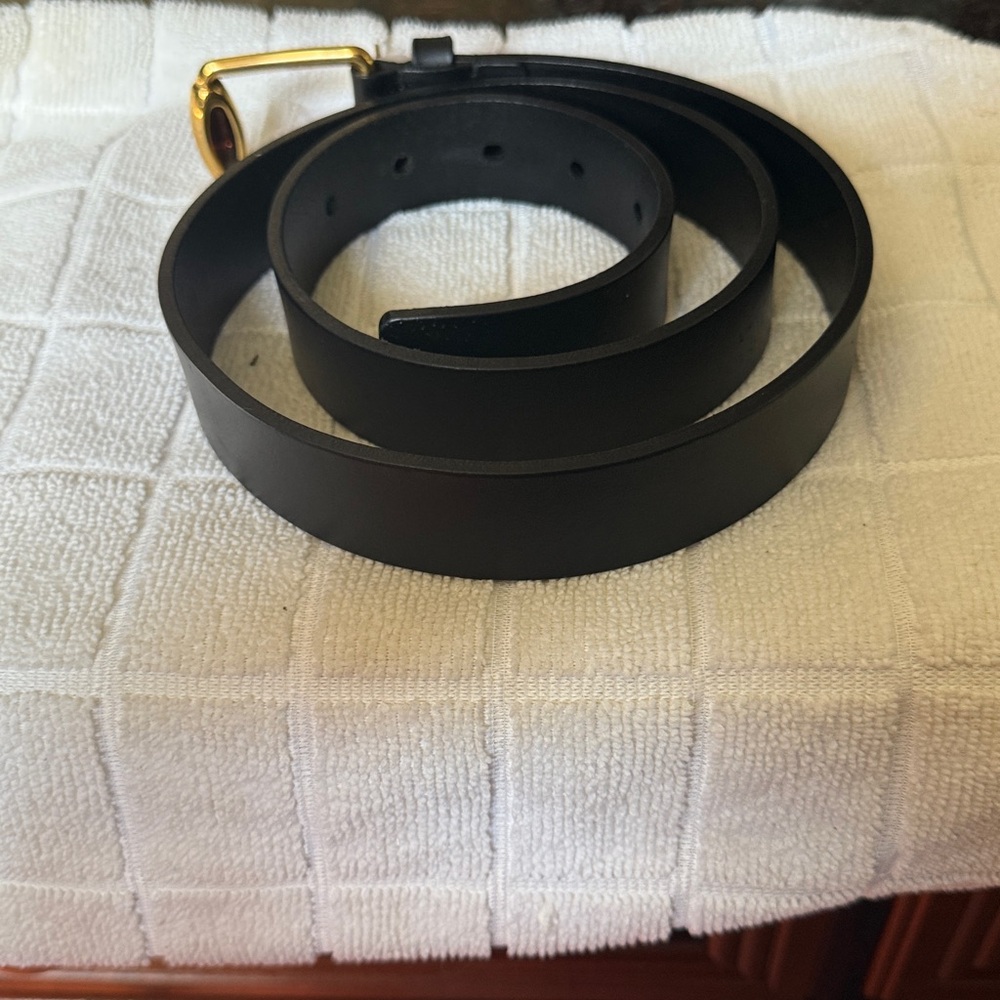 Gucci Gold Buckle Brown Leather Belt - 38-1/2” long with 2” buckle - Used